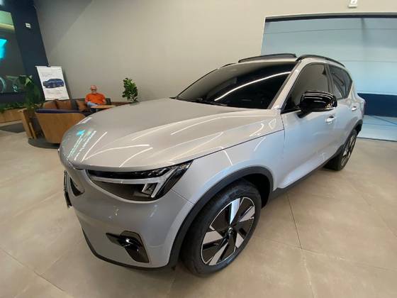 VOLVO XC40 P6 RECHARGE ELECTRIC PLUS